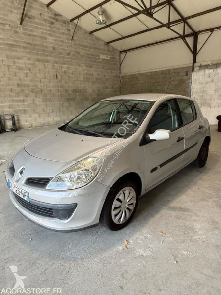 Veículo utilitário Renault CLIO