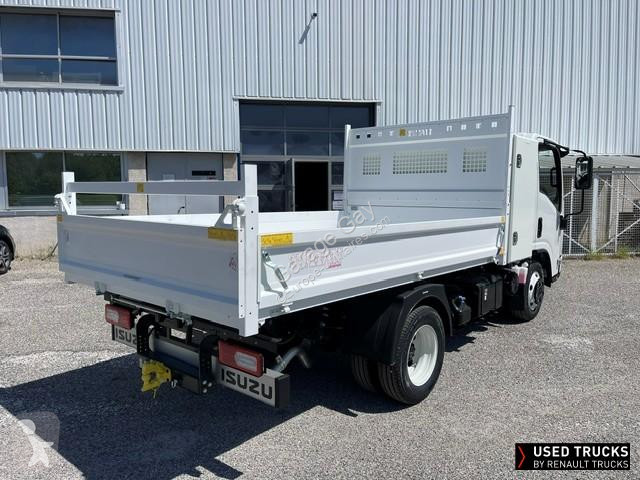 Véhicule utilitaire Isuzu