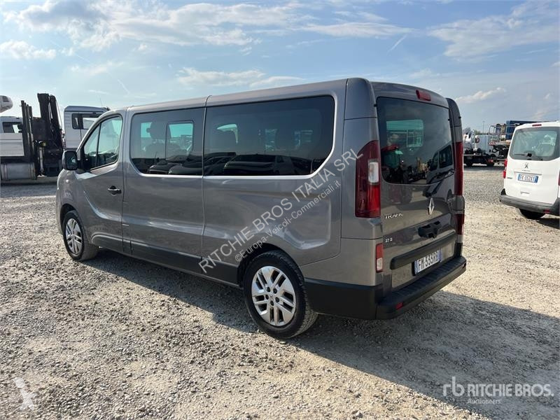 Veículo utilitário Renault 9 Passenger Van