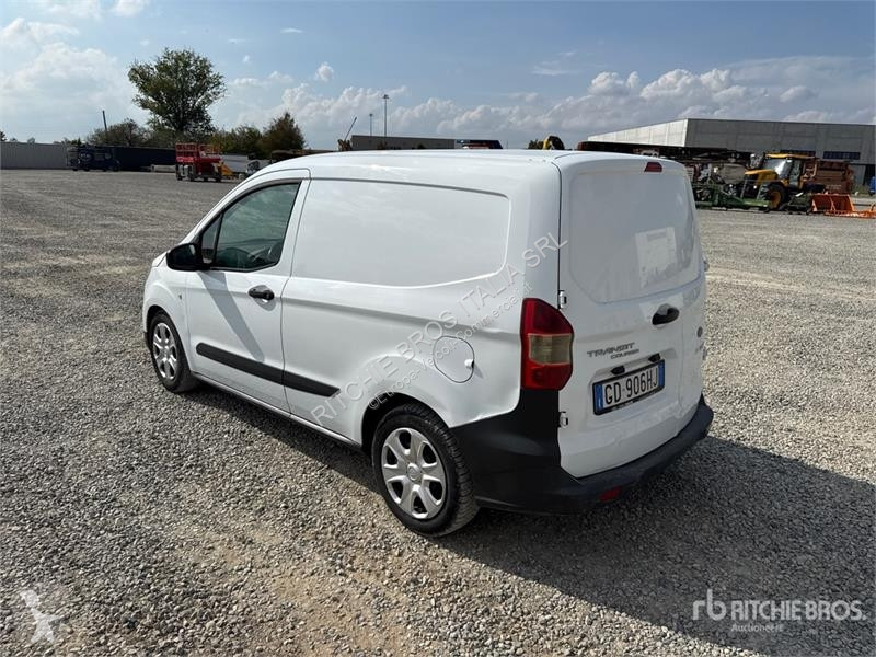 Veículo utilitário Ford Courier Cargo Van