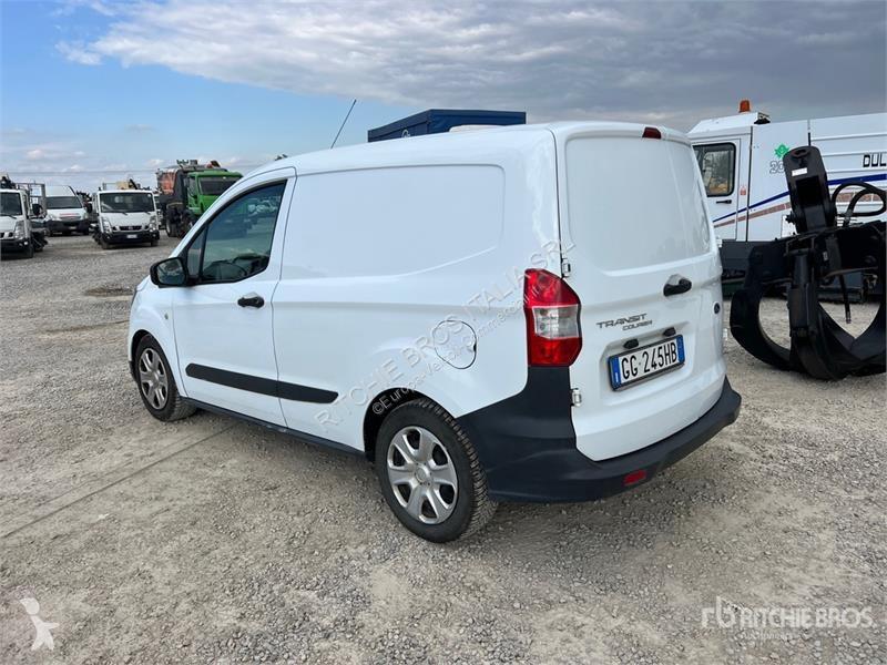 Veículo utilitário Ford Courier Cargo Van