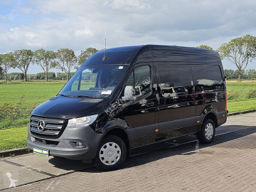 Fourgon utilitaire Mercedes