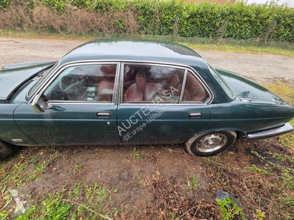 Veículo utilitário Jaguar XJ6