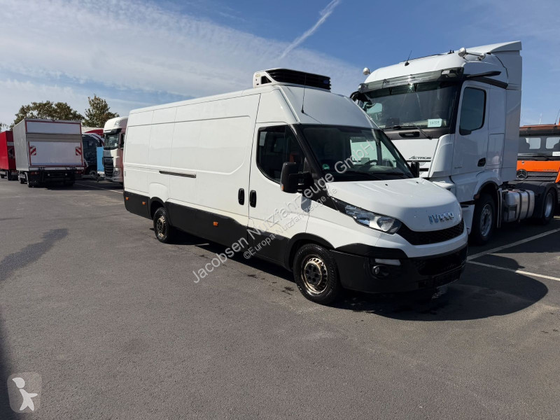 Veículo utilitário Iveco 35s15 Carrier Xarios...