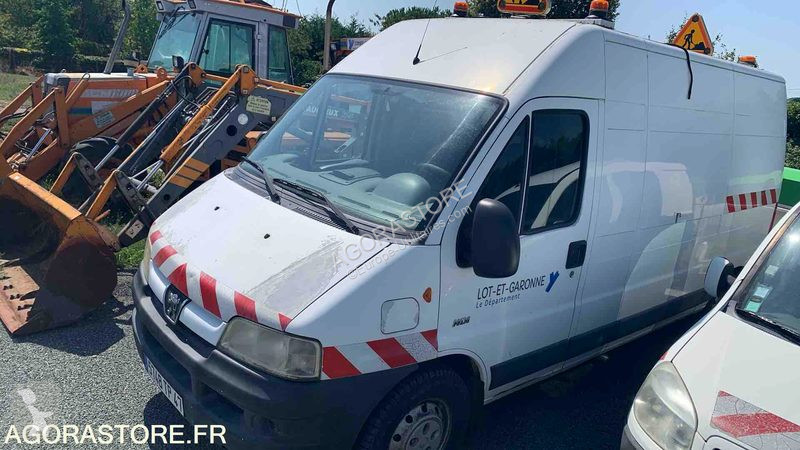 Véhicule utilitaire Peugeot BOXER