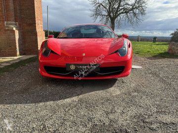 Voiture coupé Ferrari
