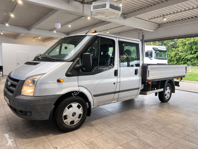 Véhicule utilitaire Ford Pritsche DoKa *Benzin*...
