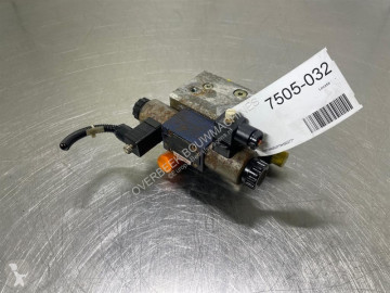 Komatsu WA200-Rexroth 4WE6H62/EG24N9K4-NG6 Assembly