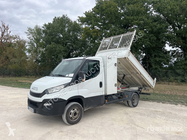 Véhicule utilitaire Iveco 35-120