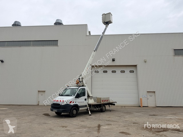 Véhicule utilitaire Iveco  35S13