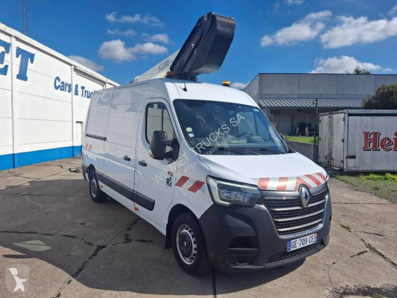 Véhicule utilitaire Renault 2.3 DCI 145