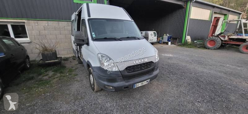 Véhicule utilitaire Iveco 35S13 2.3