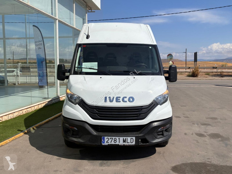 Коммерческий автомобиль Iveco  35S16 V 12m3