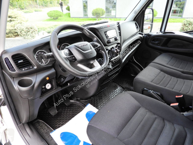 Véhicule utilitaire Iveco 50C18 DAILY
