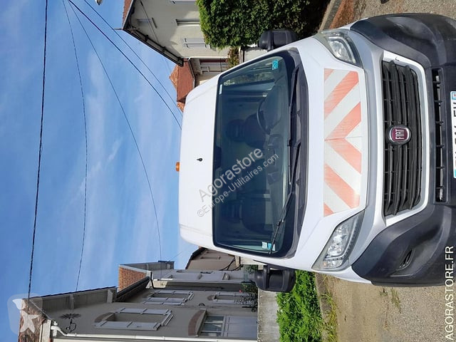 Véhicule utilitaire