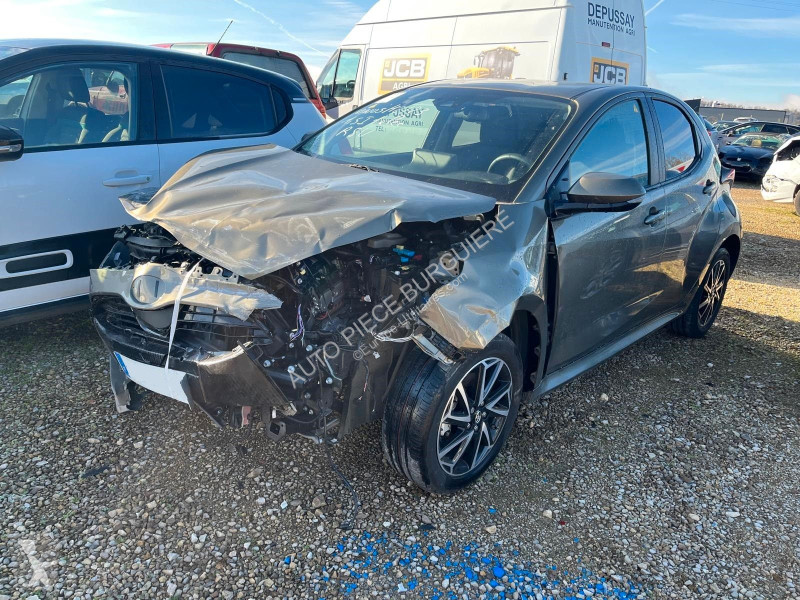 Véhicule utilitaire Toyota 1.5i Hybride 116h...