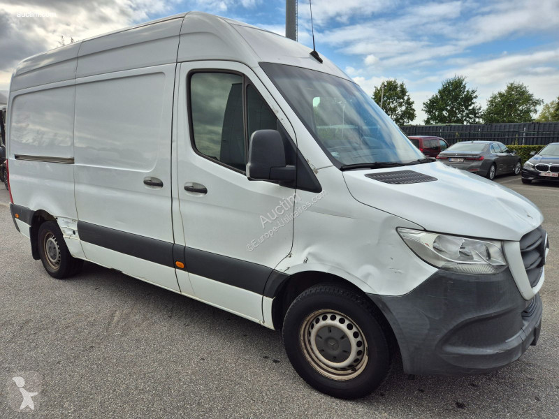 Véhicule utilitaire Mercedes sprinter