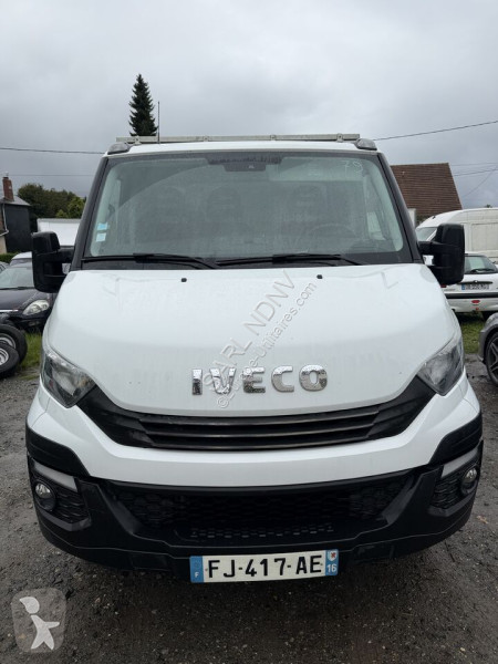 Véhicule utilitaire Iveco 35c18