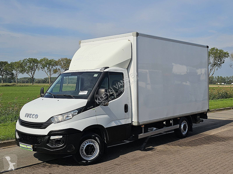 Véhicule utilitaire Iveco 35 S 14