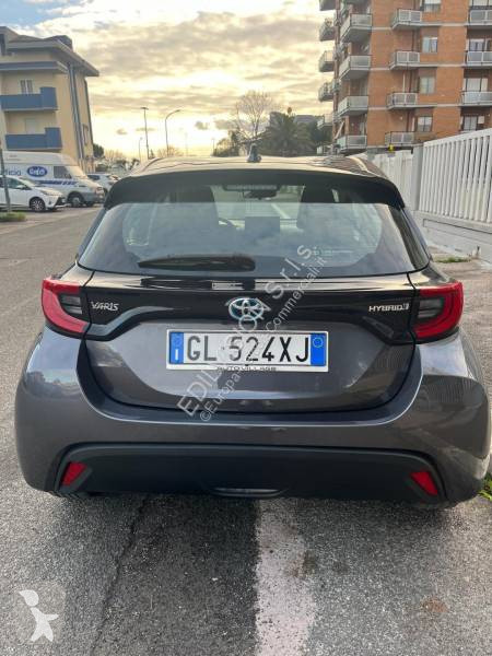 Veicolo commerciale Toyota 1.5 VVT-I 100 hybride