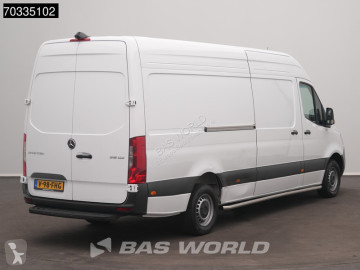 Fourgon utilitaire Mercedes