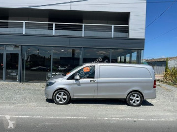 Fourgonnette Mercedes