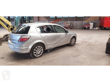 Voiture berline Opel