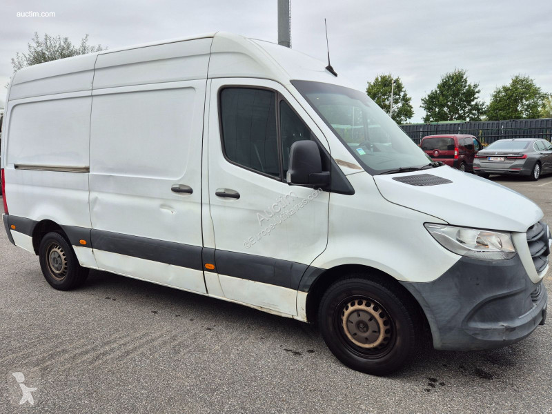 Véhicule utilitaire Mercedes sprinter