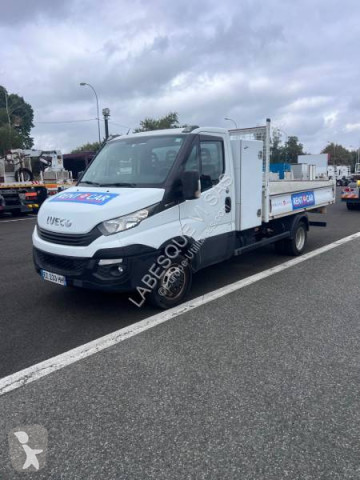 Utilitaire benne standard Iveco