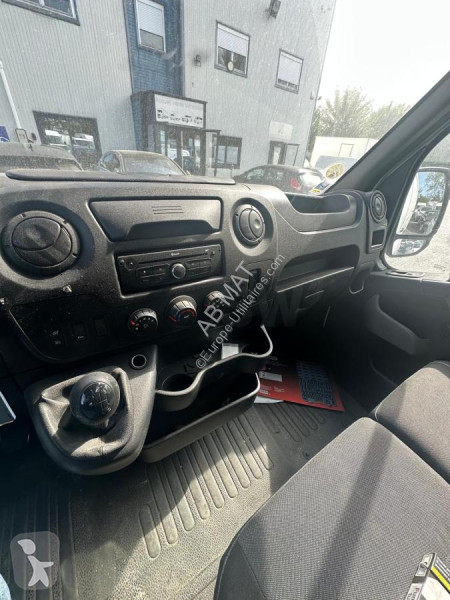 Véhicule utilitaire Renault 2.3 BLUE DCI