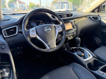 Автомобиль внедорожники 4X4 / SUV Nissan