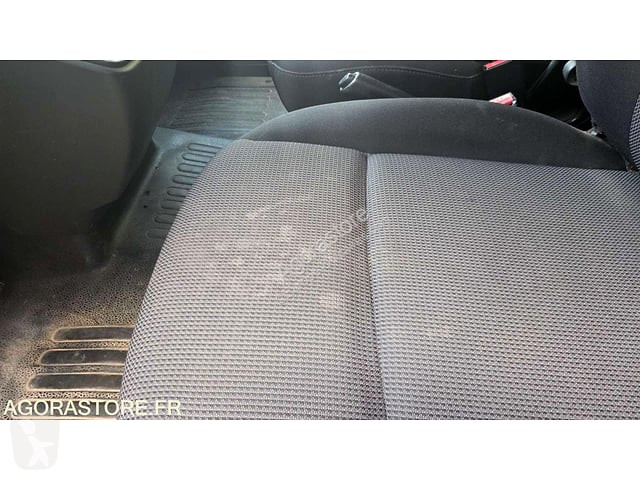 Коммерческий автомобиль