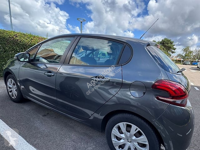 Peugeot 208 van