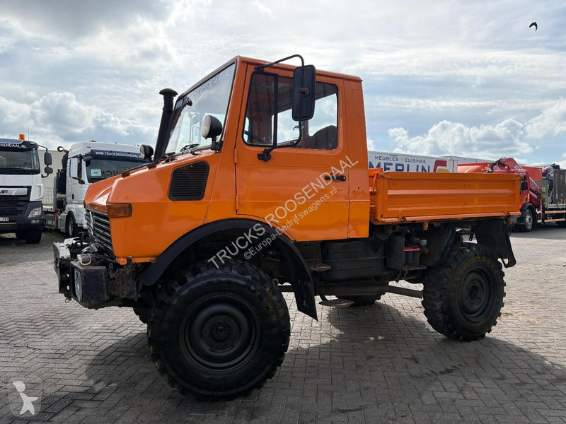 Samochód dostawczy Unimog + 4X4 + BJ 1977 +...