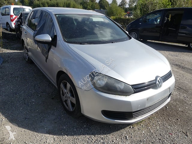 Коммерческий автомобиль Volkswagen GOLF TSI