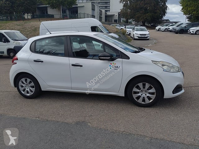 Коммерческий автомобиль Peugeot 208 access 5...