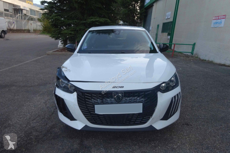 Коммерческий автомобиль Peugeot 1,2 HYBRID 100 BVA