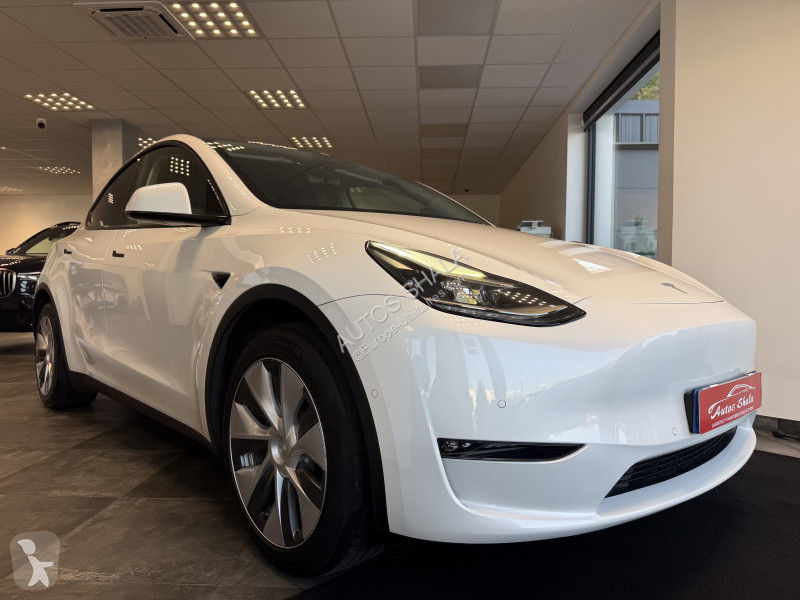 Véhicule utilitaire Tesla MODEL Y / A PARTIR DE...