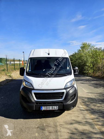Furgon długi Peugeot