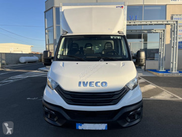 Skåpbil stor volym Iveco