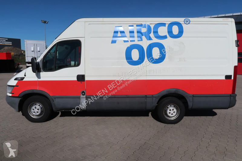 Furgoneta Iveco 2.3