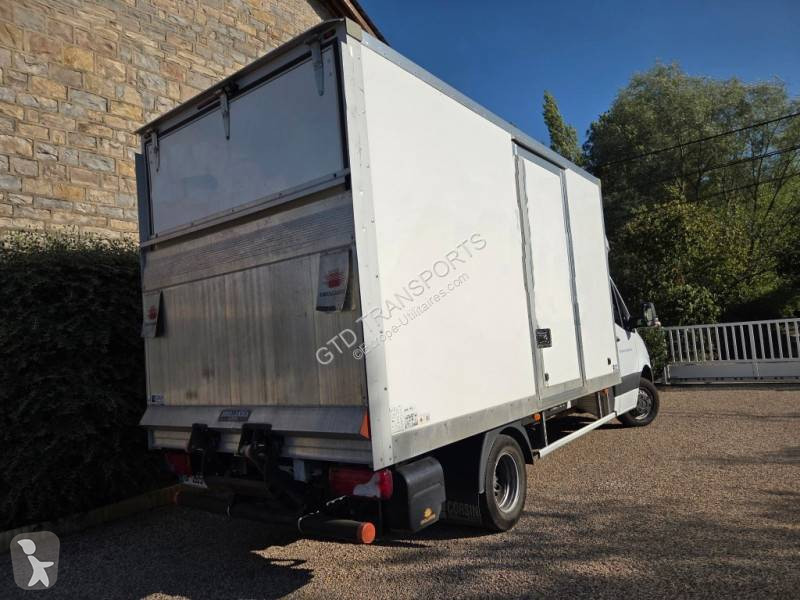 Véhicule utilitaire Mercedes