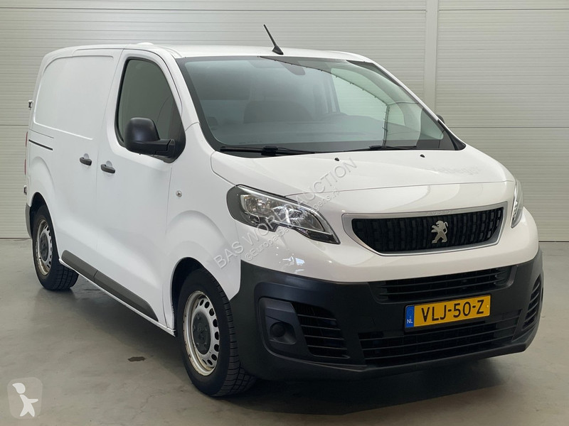 عربة نفعية Peugeot 1.5 BlueHDI 100 Compact Premium