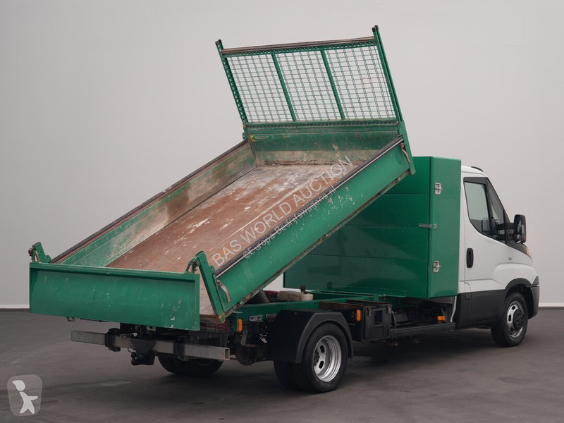 عربة نفعية Iveco 35C18