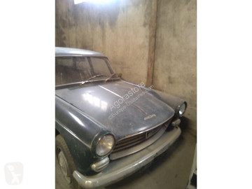 Vozidlo sedan Peugeot
