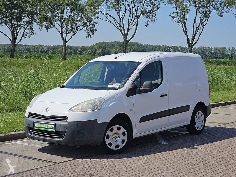 Autoutilitară Peugeot 1.6 HDI Airco APK: 20-4-2027