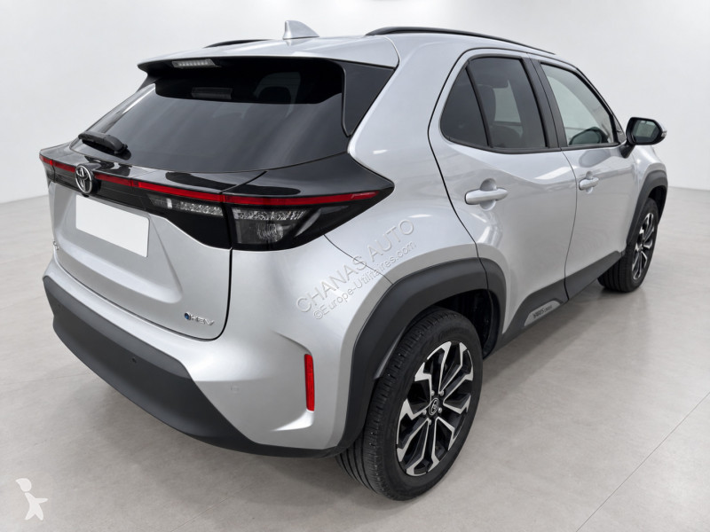 Furgoneta Toyota 116h 2WD Design