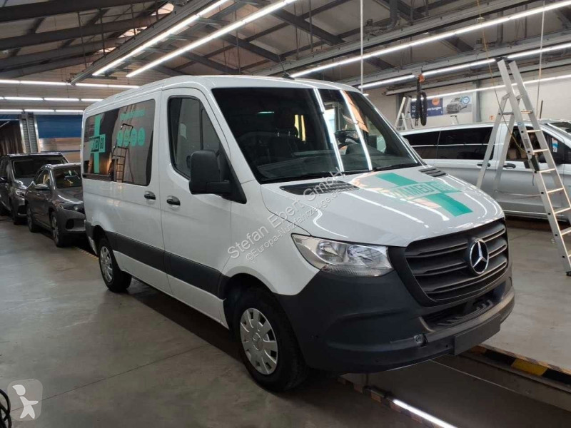 Véhicule utilitaire Mercedes 215 CDI 9G...