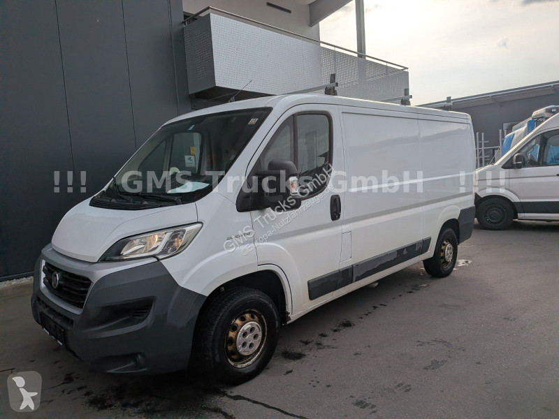 Véhicule utilitaire Fiat Multijet 130 / Nur...