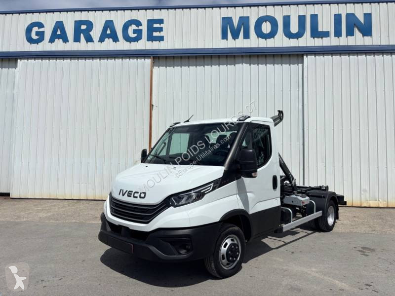Véhicule utilitaire Iveco 35C16